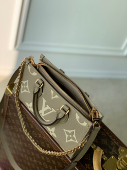 Louis Vuitton Onthego East West