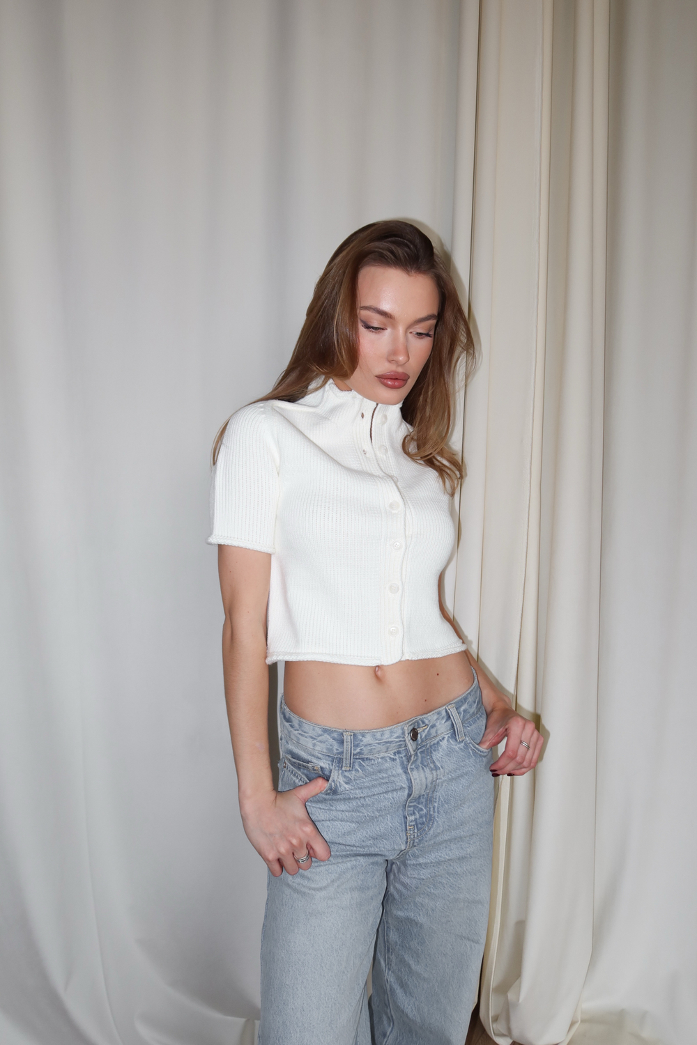 Топ вязаный, на пуговицах, с короткими рукавами