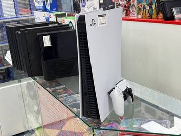 Игровая приставка Sony Playstation 5 825GB 3-Ревизия CFI-1208A Б/У S/N: F33301YMP11557713