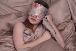 Шелковая широкая маска для сна Забава