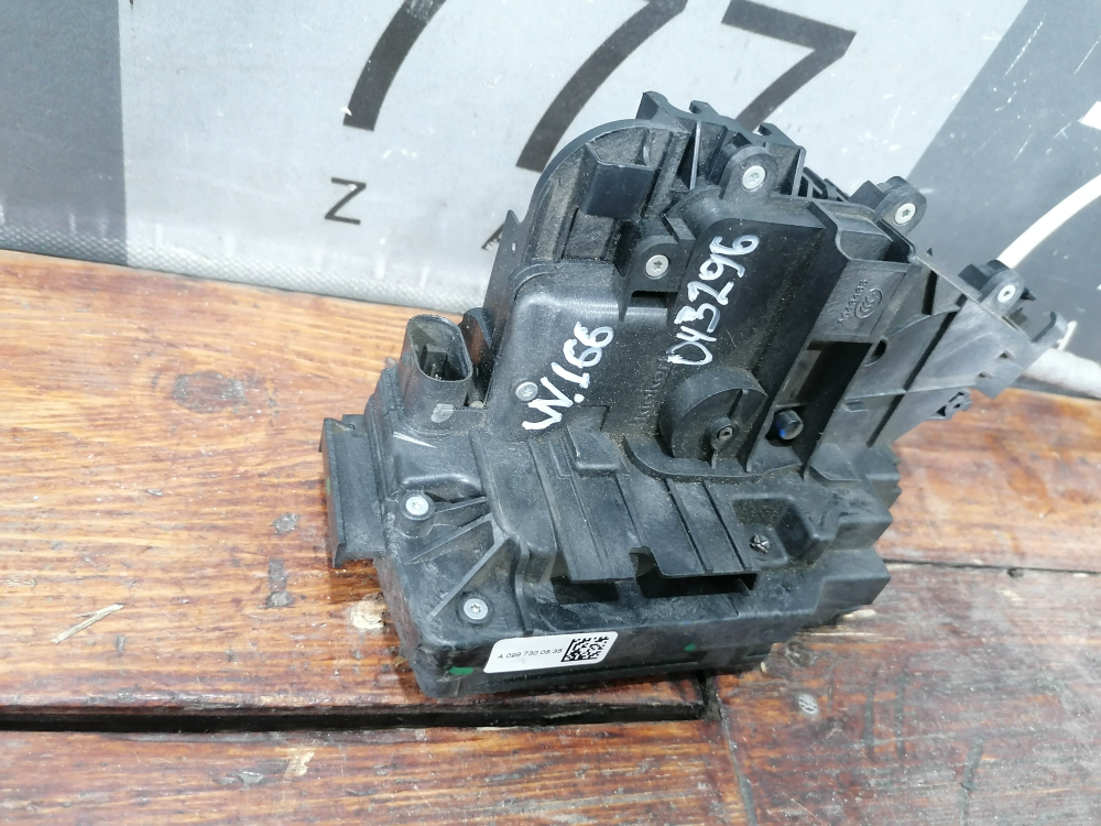 Замок двери задней правой GL GLS X166, ML GLE W166 Б/У Оригинал A0997300835