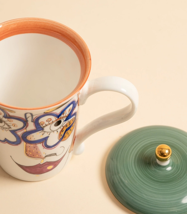 Кружка с золотой крышкой — Дама с малиновыми губами | Айшат Гасанова