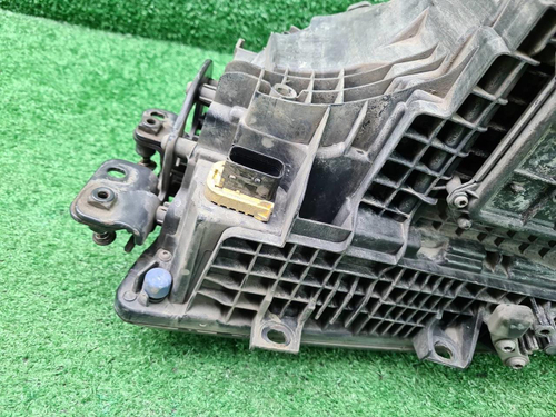 Фара правая Scania R-Series (2016-н.в.) галоген