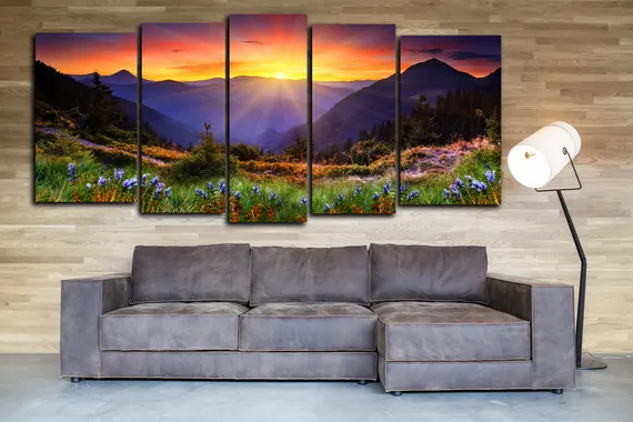 Модульная картина "Лучи рассветного солнца в горах"