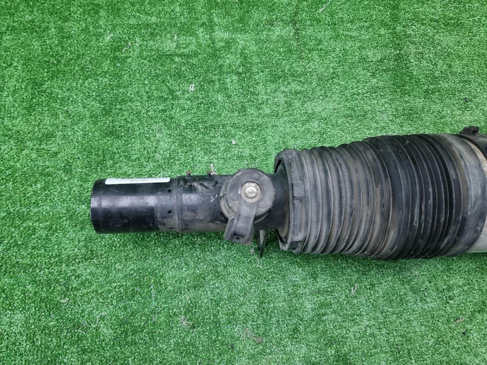 Стойка пневматическая передняя LH BMW X7 G07 19-нв