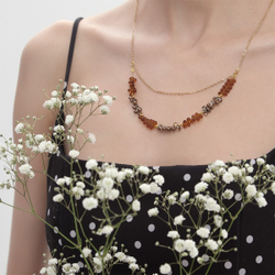 "Капельки" колье в золотом покрытии из коллекции "Composition" от Jenavi с замком карабин