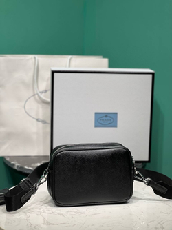 Сумка-мессенджер Prada