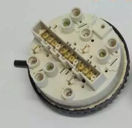 Датчик уровня воды для стиральной машины Indesit (Индезит)/Ariston (Аристон) 050552