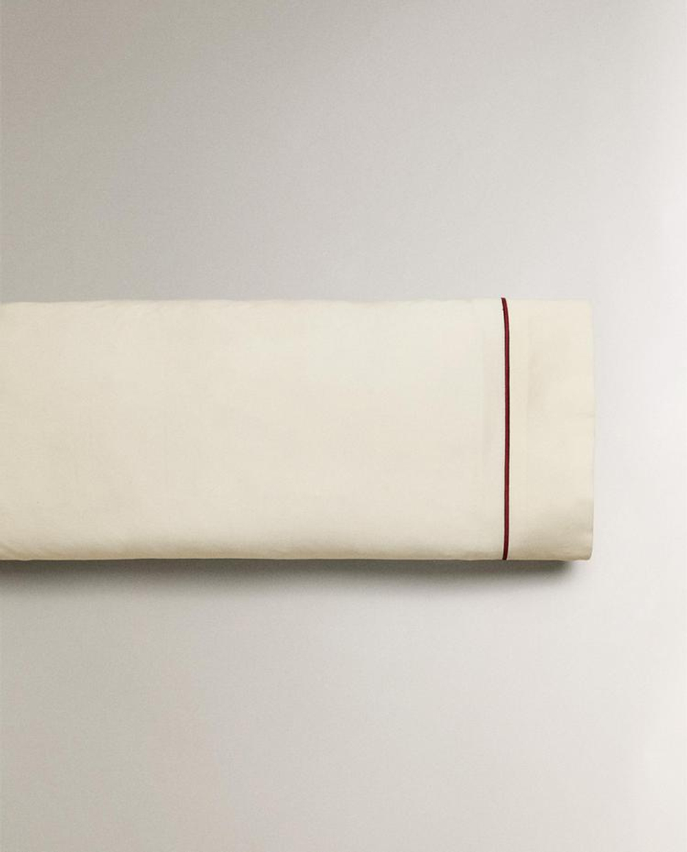 ZARA HOME НАВОЛОЧКА ИЗ САТИНА С ОКАНТОВКОЙ, БУРГУНДИ