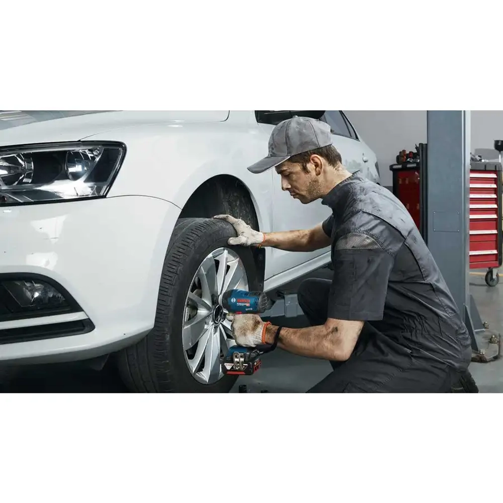 Аккумуляторный ударный гайковёрт GDS 18V-400 BOSCH 06019K0020