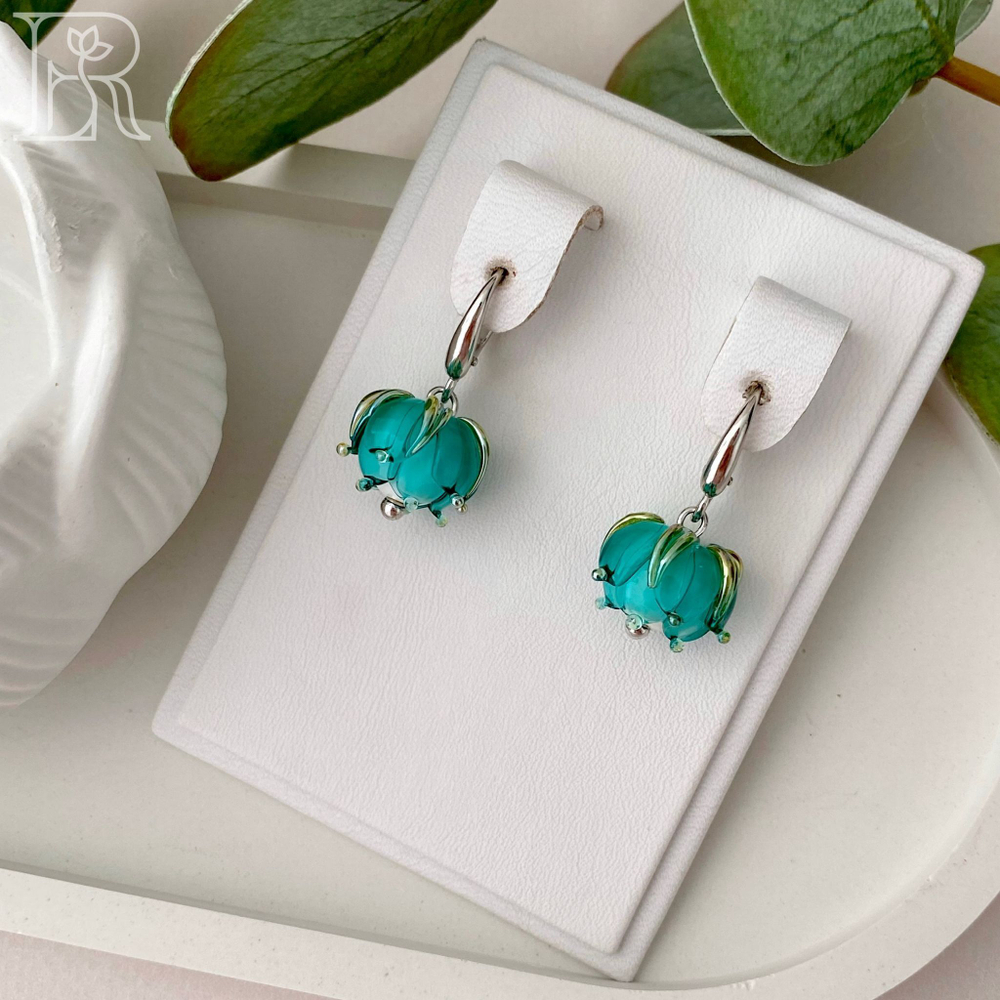 LEFIREL' Серьги серебряные женские "Морская пена" с цветами из муранского стекла / ювелирные украшения из родированного серебра 925