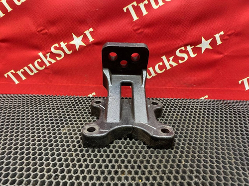 Кронштейн двигателя передний левый 2023г