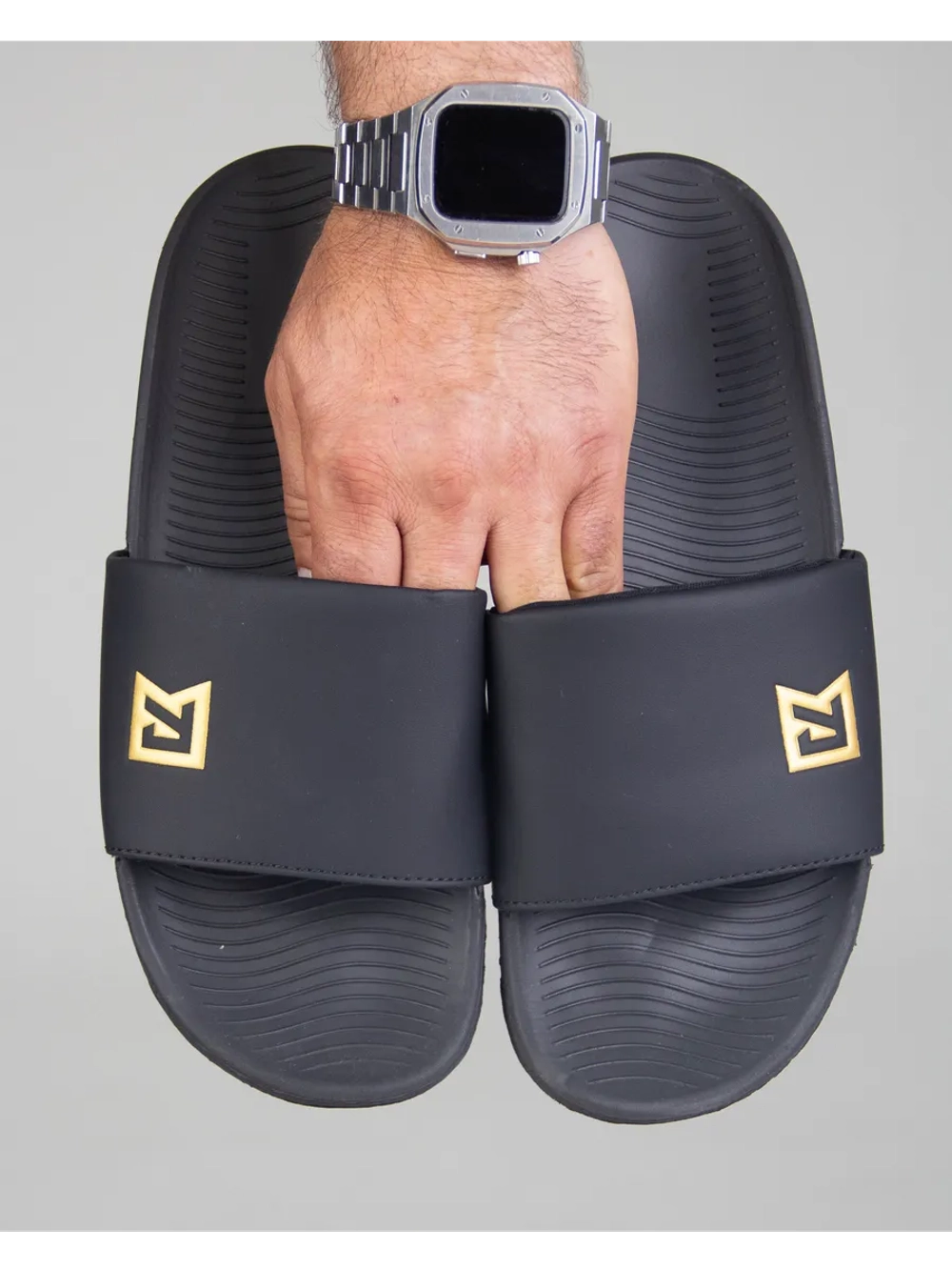 Эргономичные спортивные тапочки