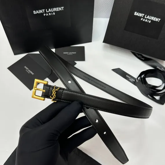 Ремень SAINT LAURENT с пряжкой CASSANDRE из зернистой кожи