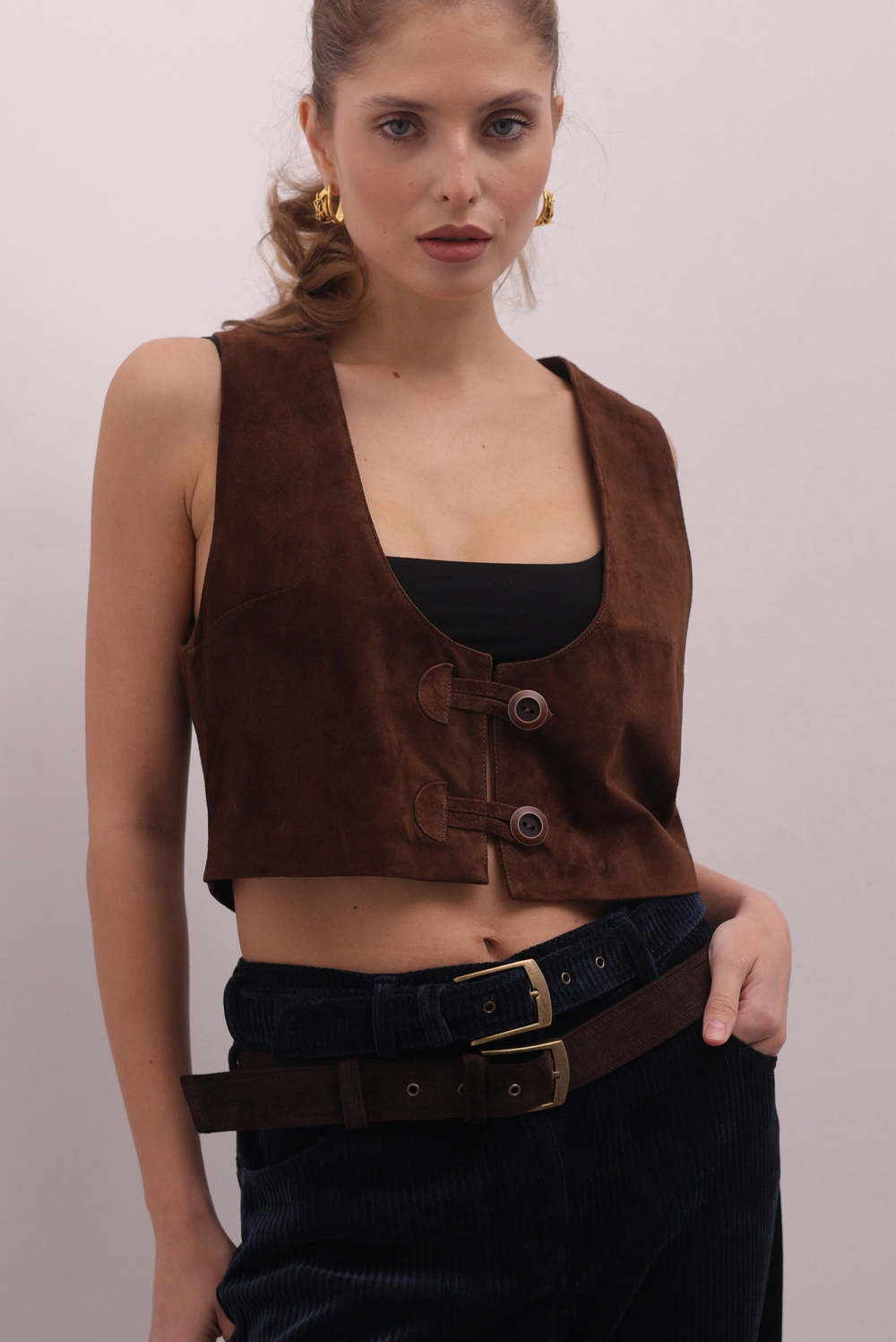 Брюки из вельвета с двойным ремнем