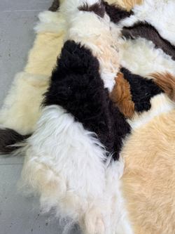 Меховой коврик накидка на кресло из овчины