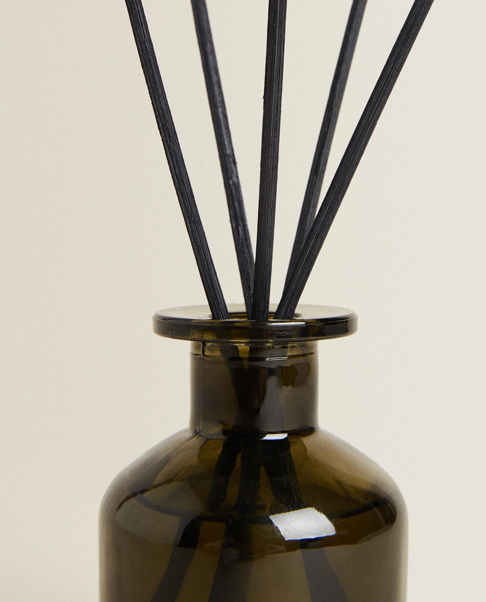 Zara Home BASILICUM REED DIFFUSERS — ароматический диффузор с тростниковыми палочками, Базилик, 120 мл
