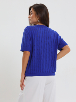 Ажурная футболка с вертикальными полосами