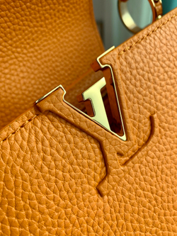 Louis Vuitton Capucines BB