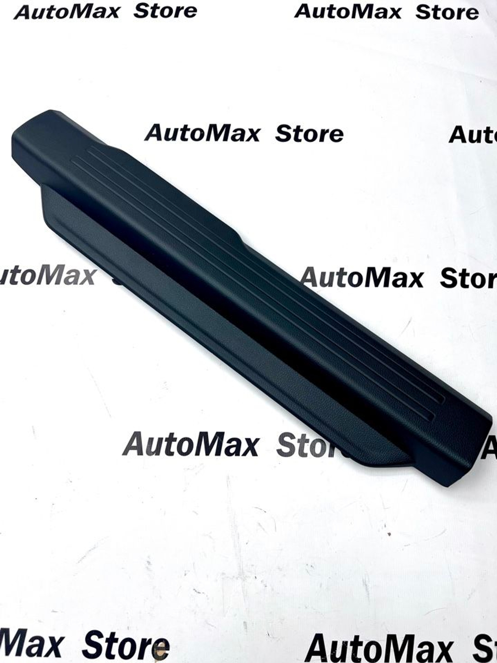 Накладка порога передняя левая Митсубиши Паджеро. 7656A379XA. Оригинал.