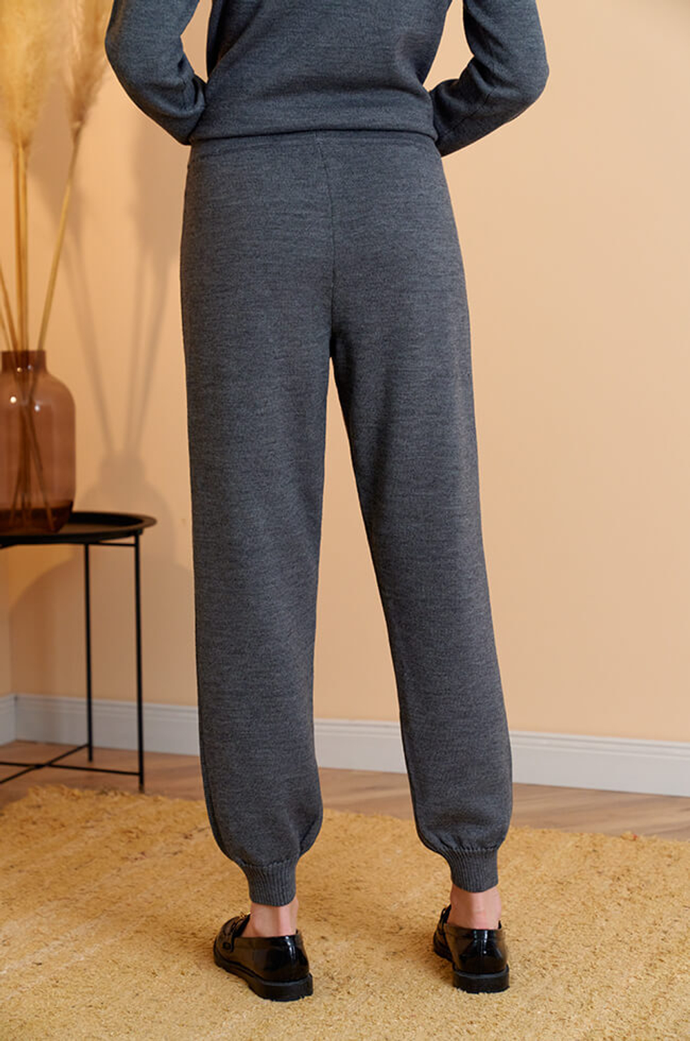 3890 Брюки женские (графит)