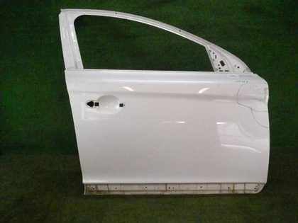 Дверь передняя правая Volvo XC60 1 (2008-2017)