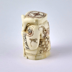 Нэцкэ Дзюродзин с посохом и табличкой "Счастье"