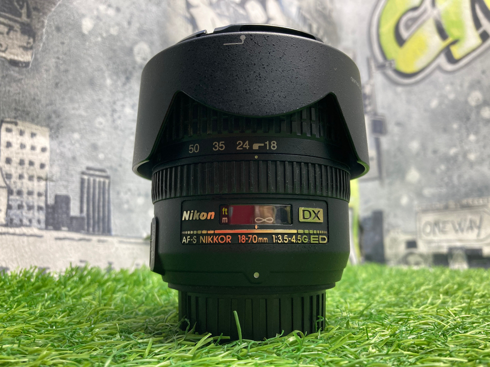 Nikon 18-70mm 3.5-4.5G ED-IF AF-S DX Zoom Nikkor