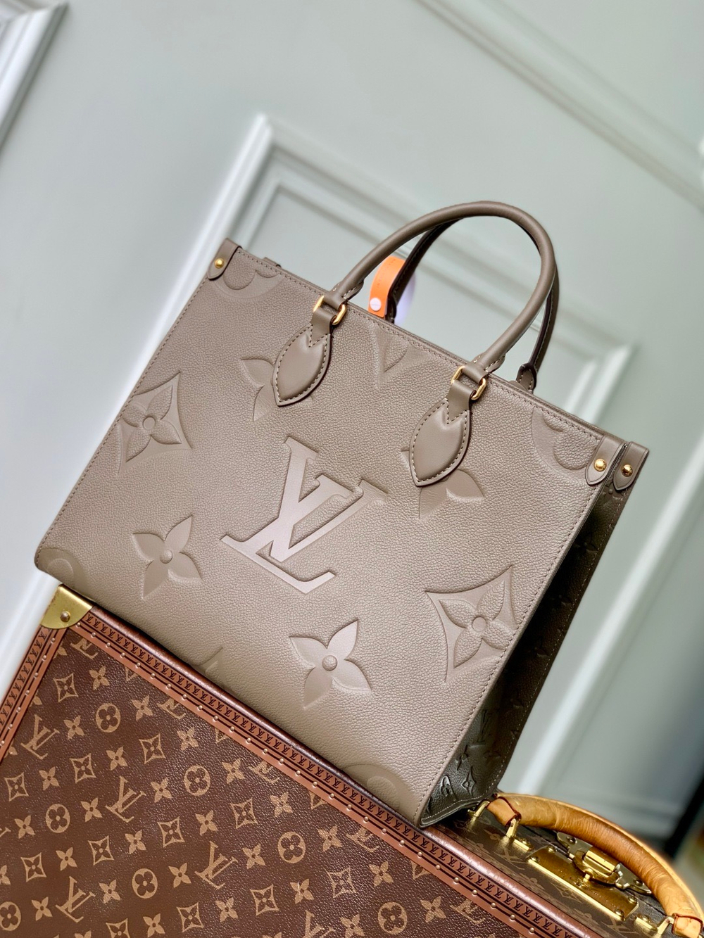 Louis Vuitton OnTheGo MM