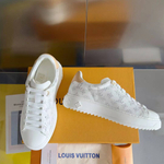 Женские кеды кроссовки Louis Vuitton в белом цвете с логотипом