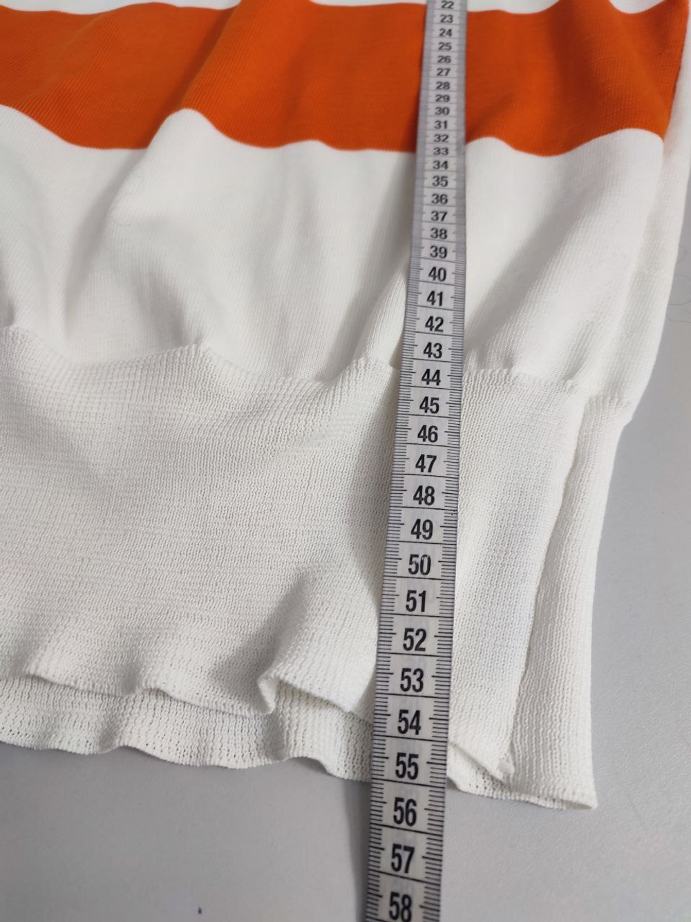 Джемпер с яркой полосой 42-44 размер