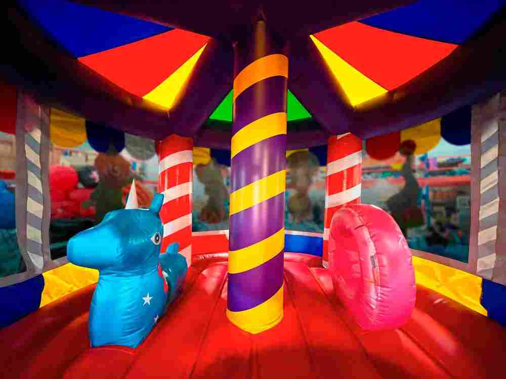 Коммерческий надувной батут «Карамельное Чудо» 5*5*3,5 м