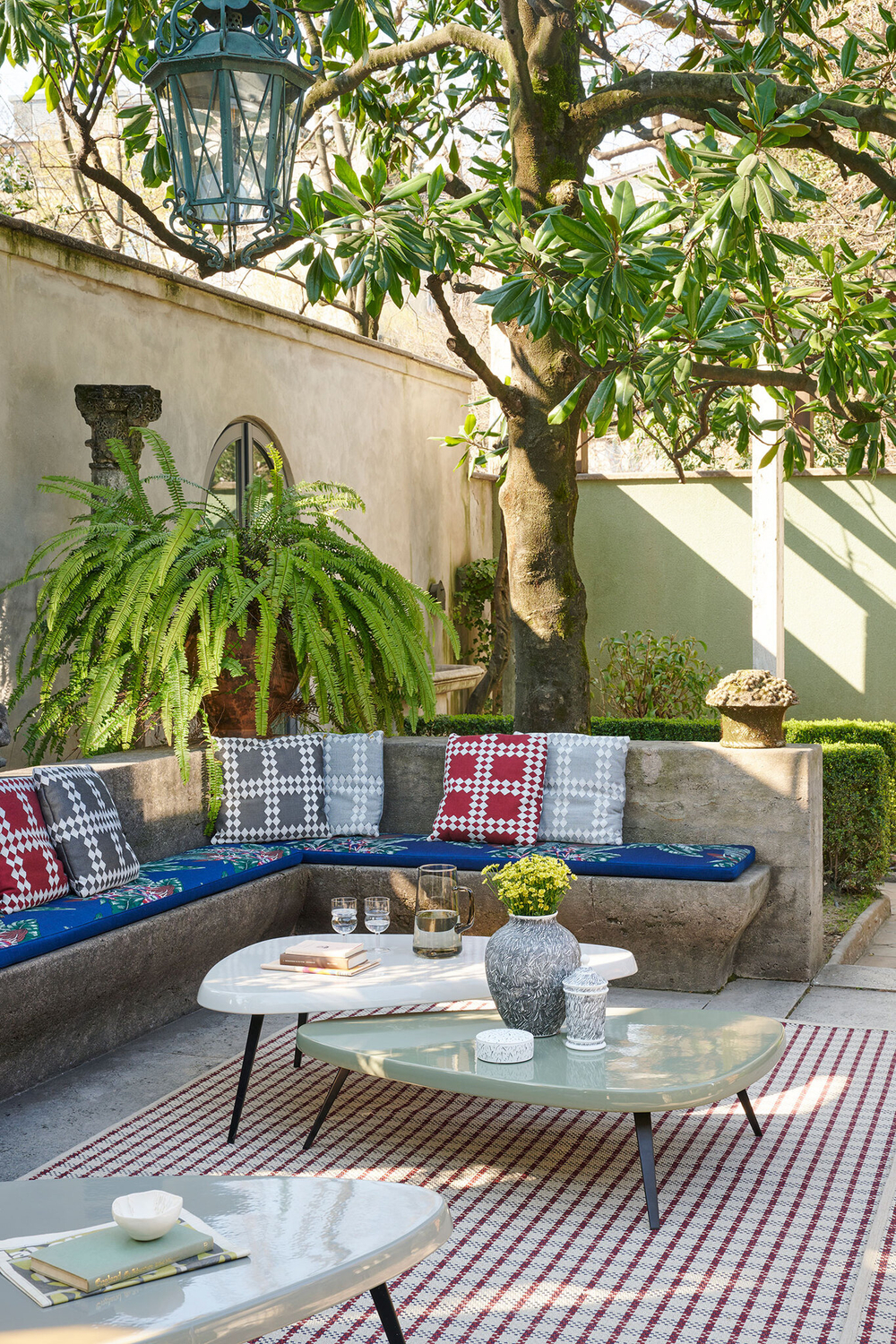 Стол Cassina MEXIQUE OUTDOOR LOW TABLE