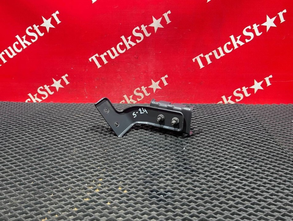 Кронштейн тормозных трубок