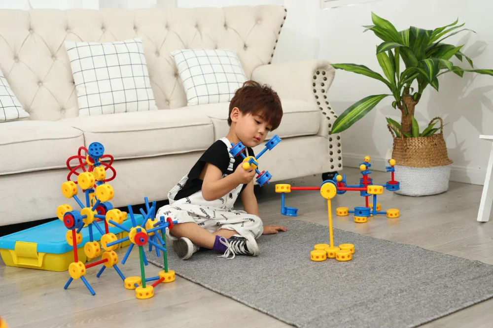 THINKERTOY набор для группы 3-4 года (начальный уровень)