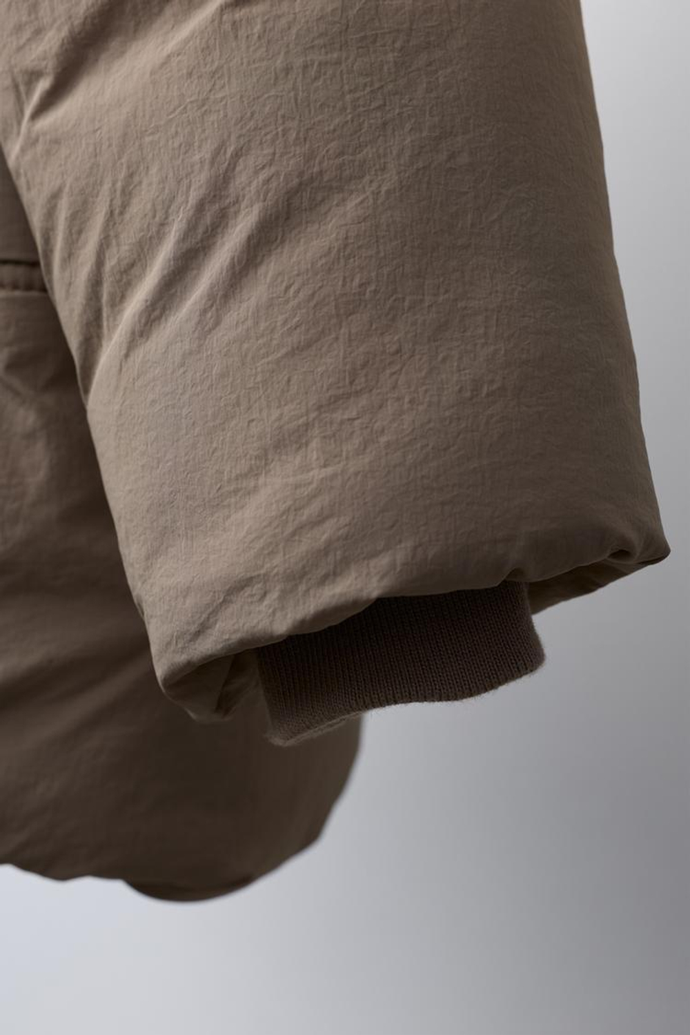 ZARA СТЕГАНАЯ КУРТКА С КАПЮШОНОМ WATER REPELLENT, БЕЖЕВЫЙ