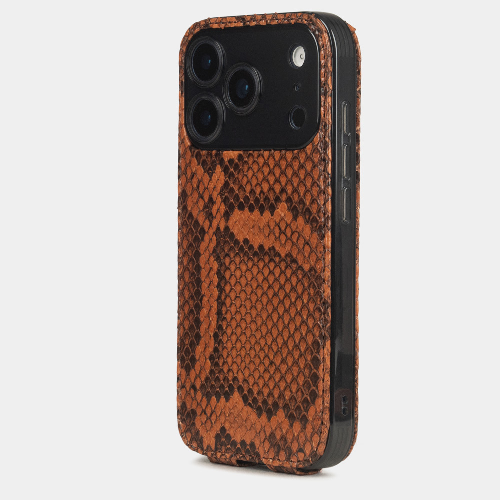 Чехол для iPhone 17 Pro кожаный, питон цвета коньяк