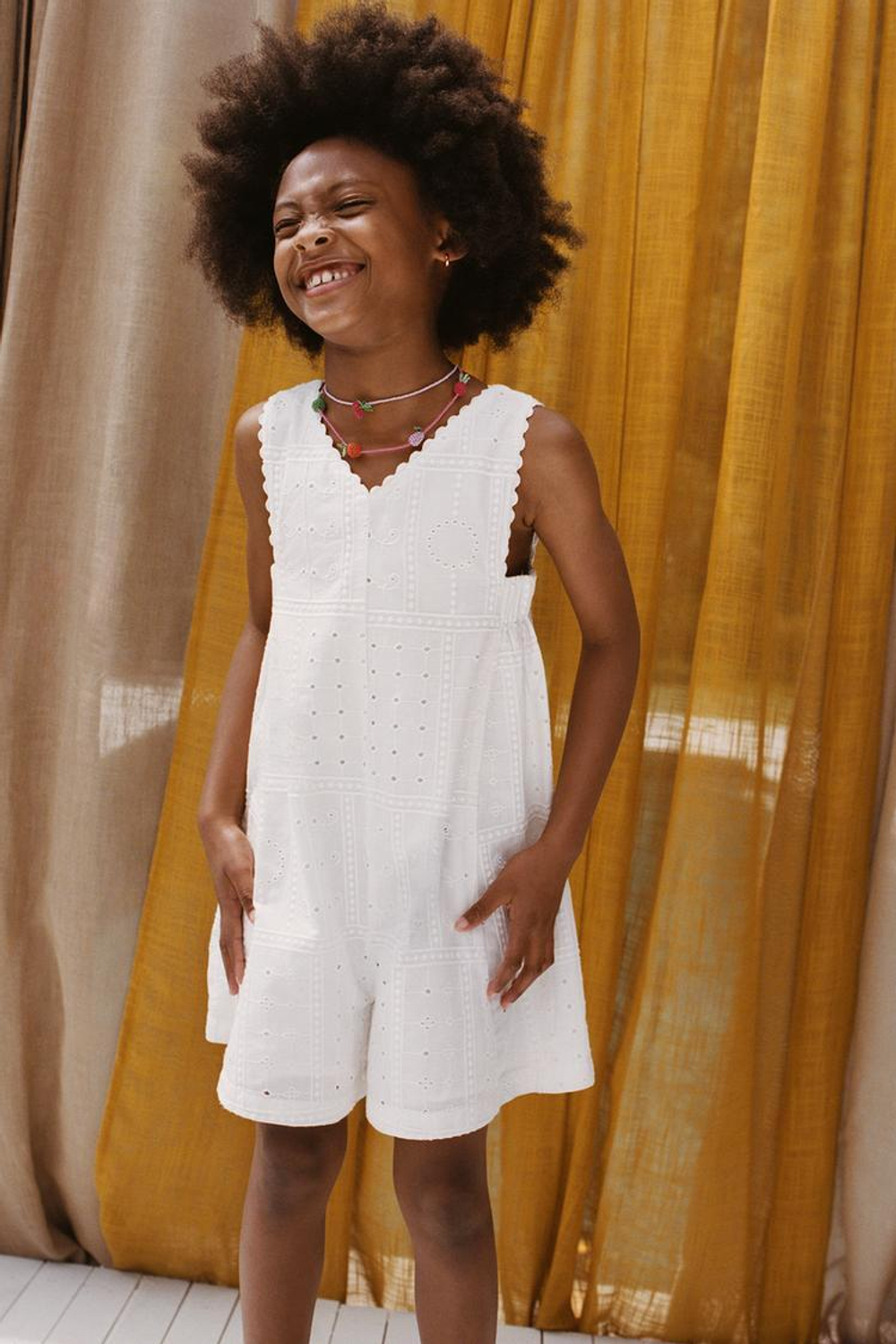 ZARA КОМБИНЕЗОН С АЖУРНОЙ ВЫШИВКОЙ, ЖЕЛТОВАТО-БЕЛЫЙ