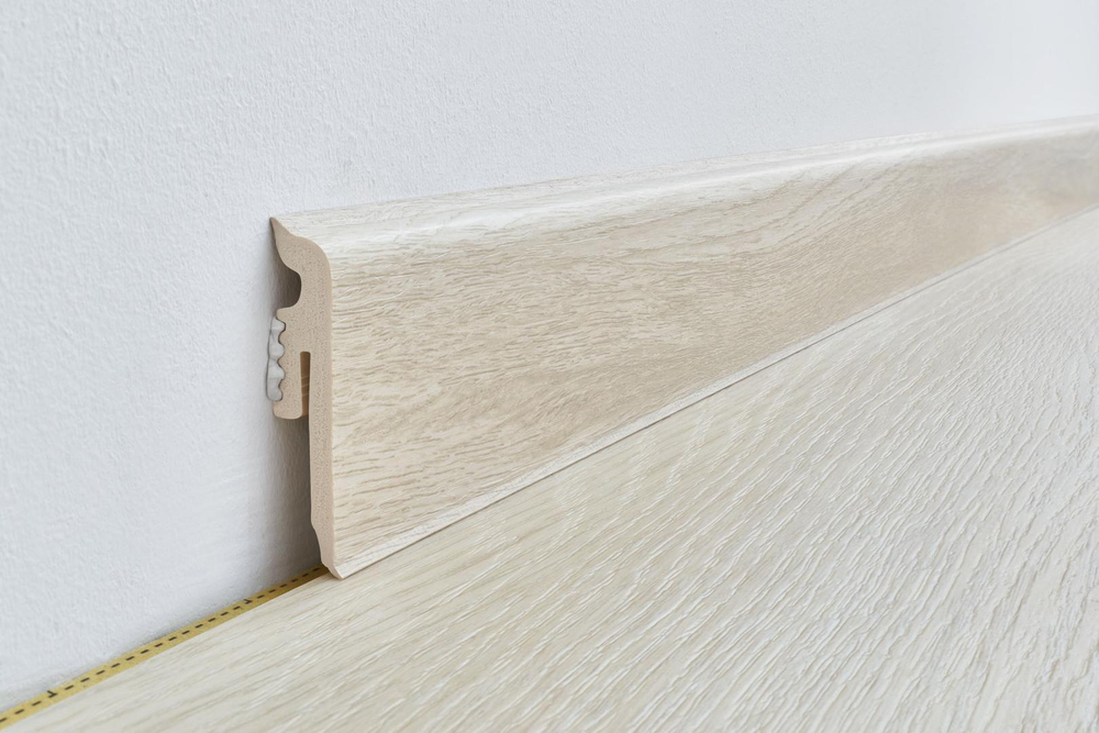 Плинтус гибкий Arbiton VIGO 60 Дуб Альба 15Х60Х2200 мм