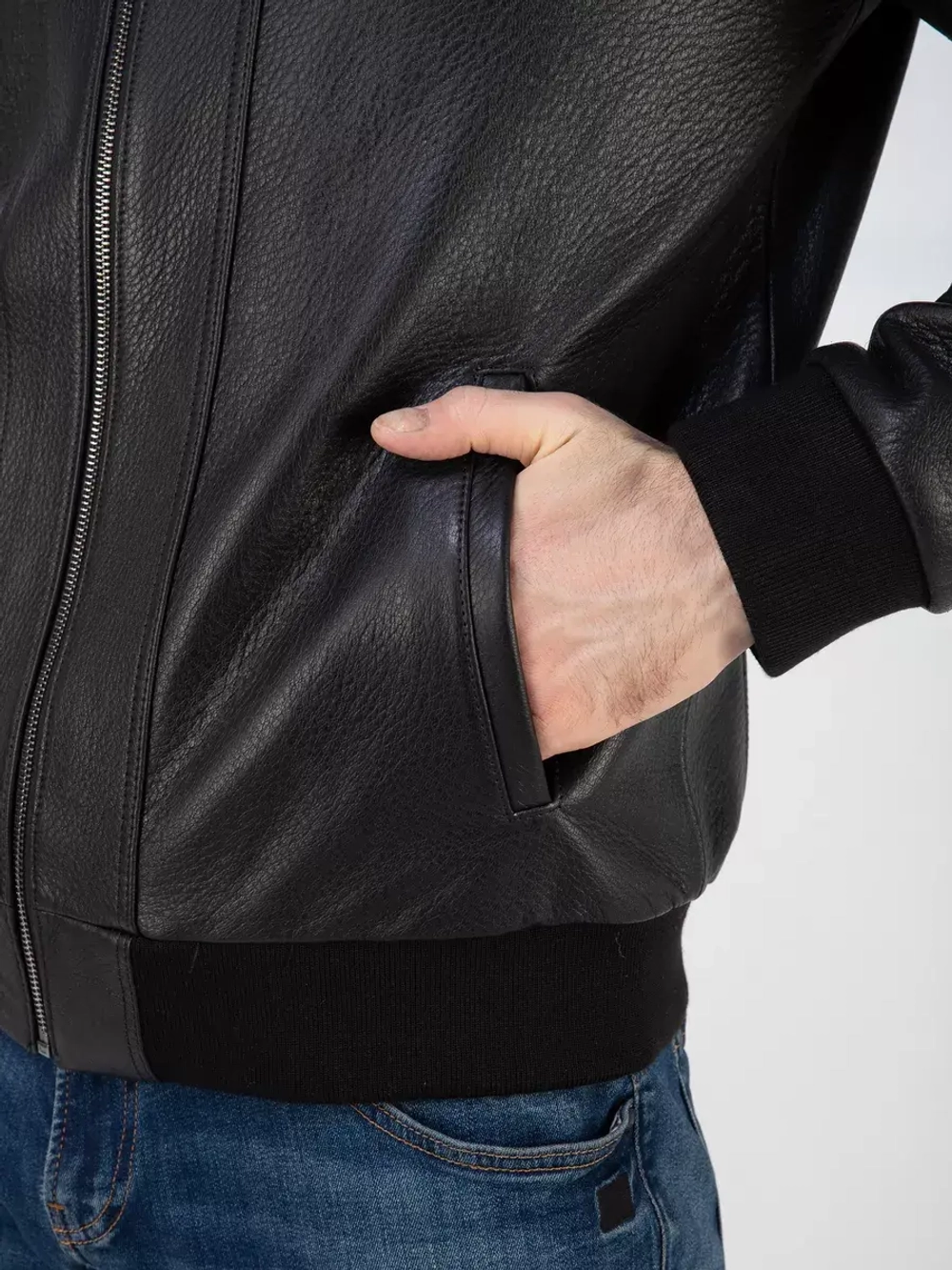 Кожаная куртка демисезонная