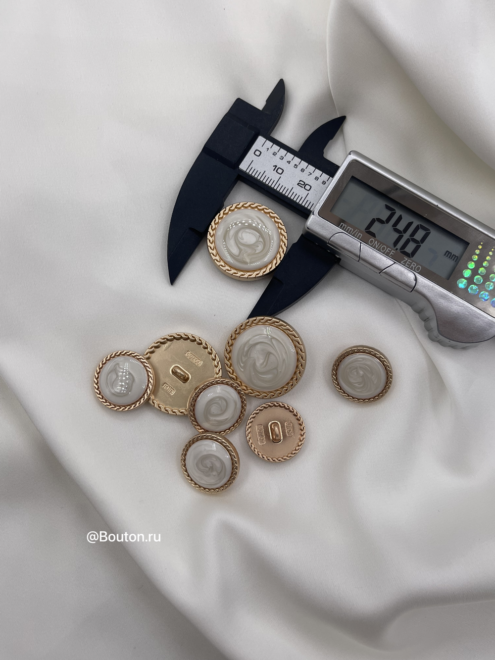 Пуговицы молочные перламутровые золото
