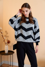 22593 Джемпер женский (черно-молочный жаккард)