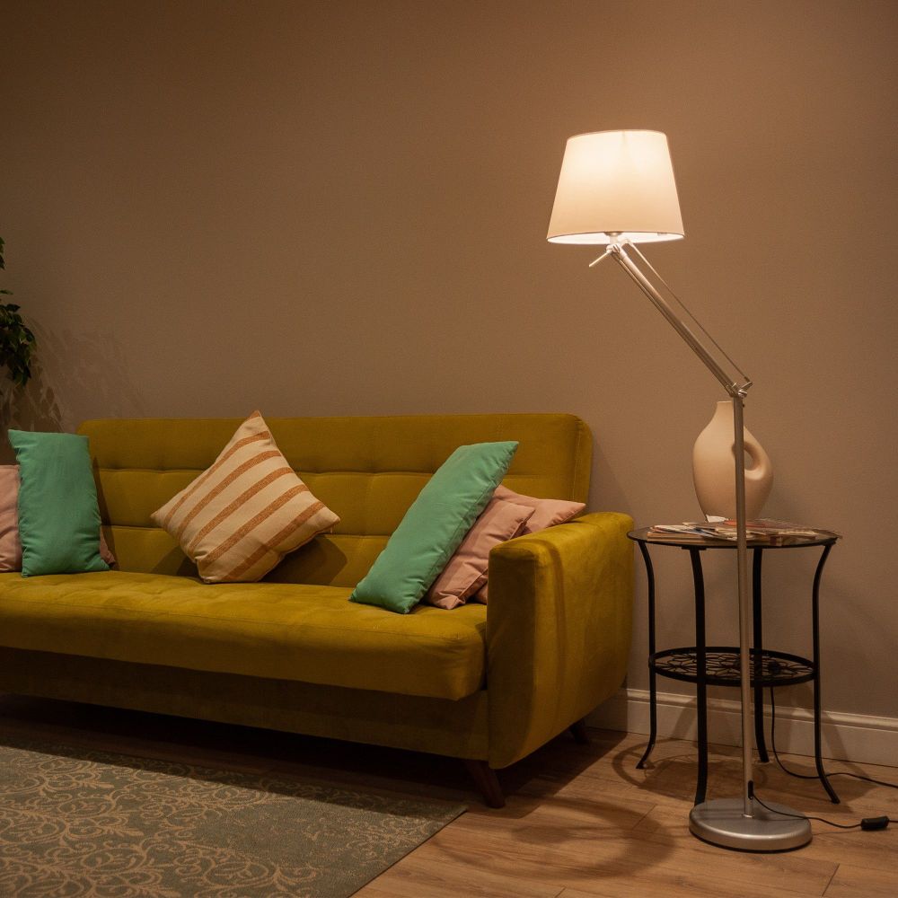 UML-T500 E27 SILVER-WHITE Торшер напольный под лампу Е27. 60W. с регулировкой наклона. Серебристый-Белый. ТМ Uniel