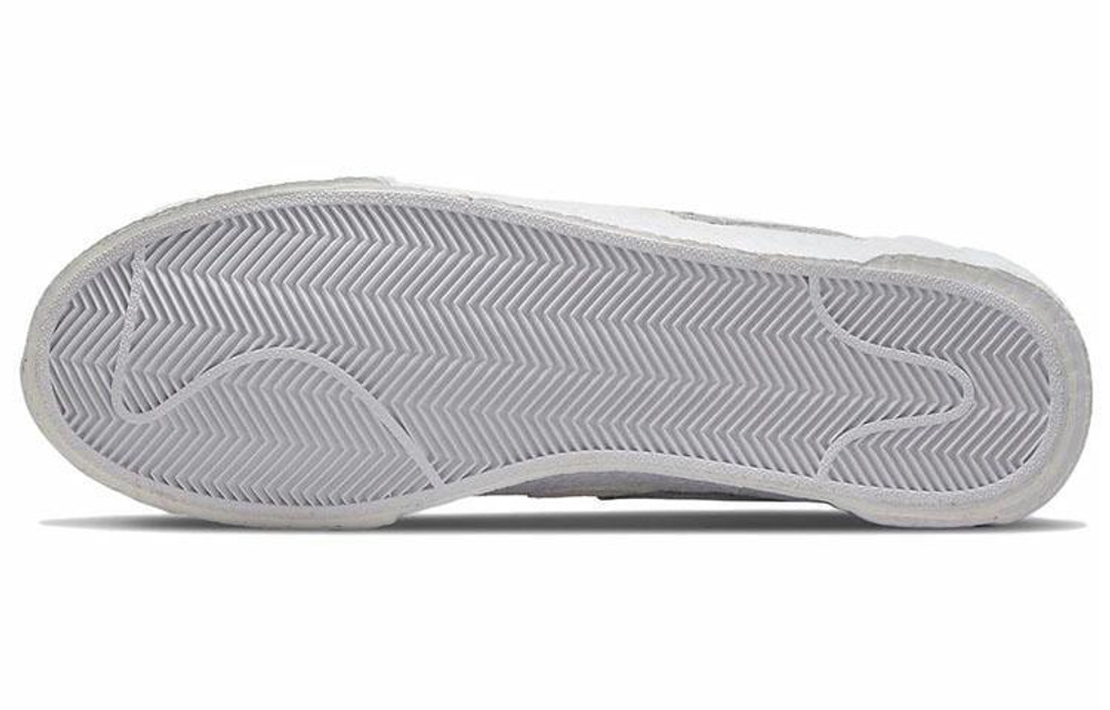 Кроссовки Sacai X Nike Blazer Low "White Patent Leather"