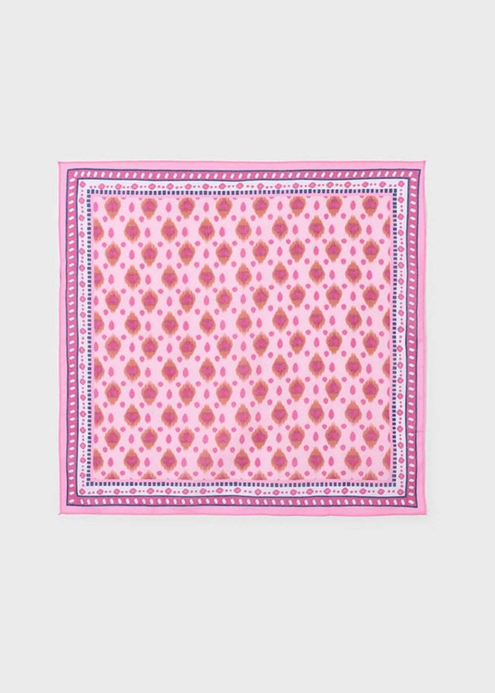 футболка с платком