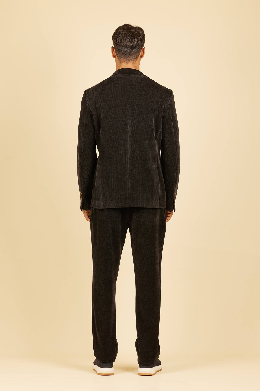 Вельветовый костюм Isaia