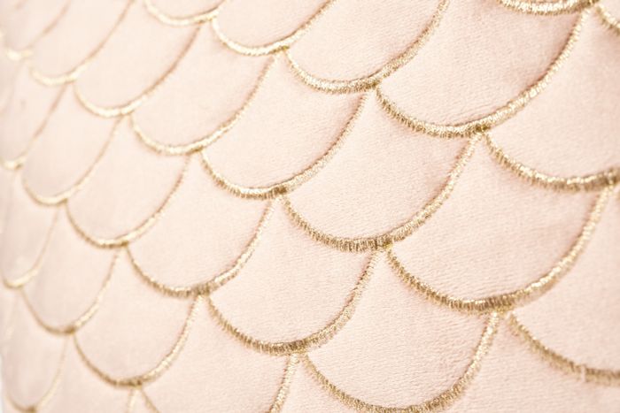 Подушка декоративная с вышивкой &quot;Чешуйки&quot; розовая Garda Decor 70SW-20250