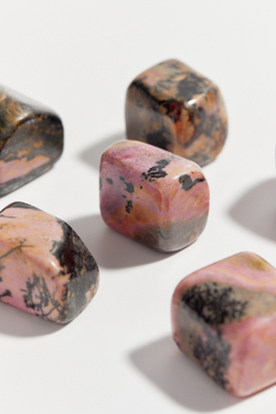 Родонит галтовка квадратная