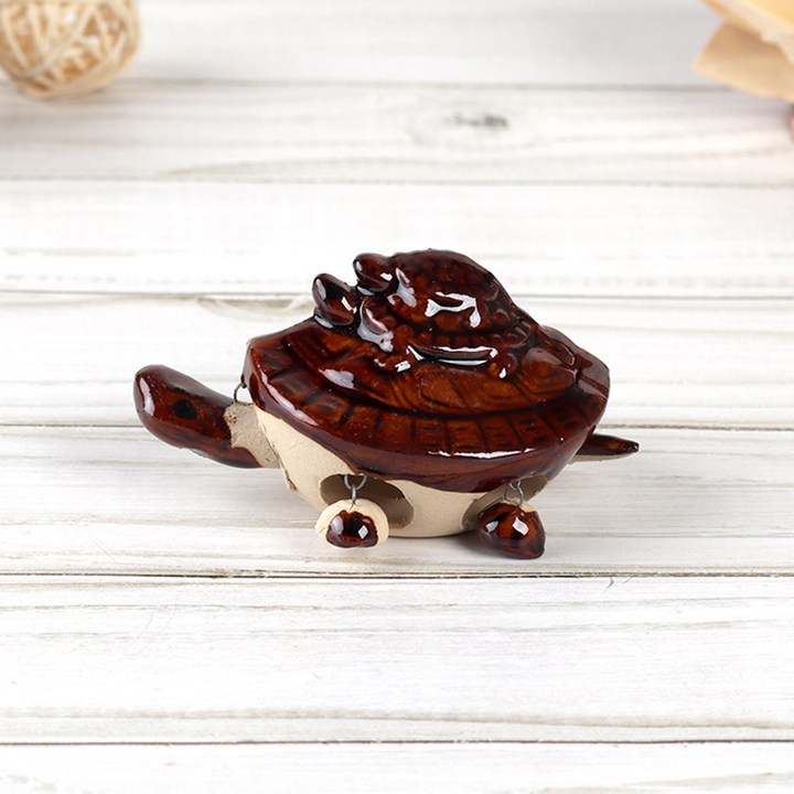 Фигурка Черепаха с черепашками, движущейся головой, лапками и хвостом панцирь коричневый цвет молочный 4 см