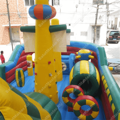 Большой надувной батут-горка "Корабль флибустьеров" 14*8*6 м